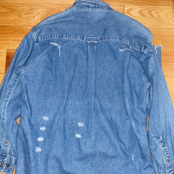 •Distressed jean jacket • - Picture 2 of 2